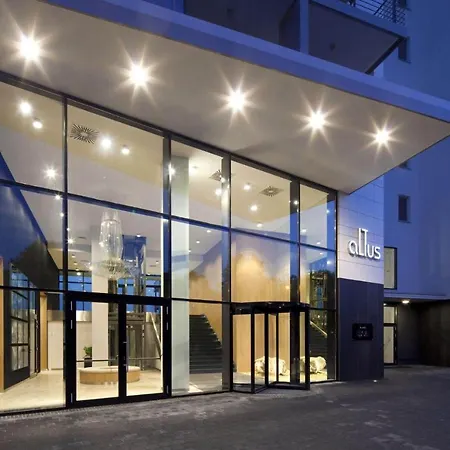 Altus Boutique - Hampton *